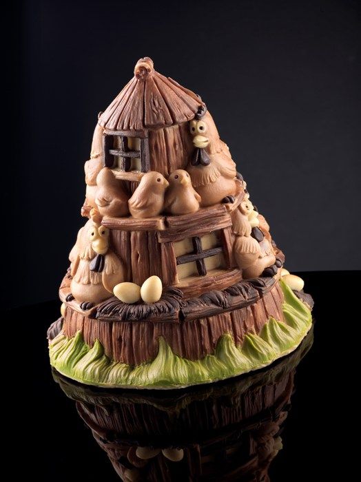 Henhouseshaped Easter bell mold