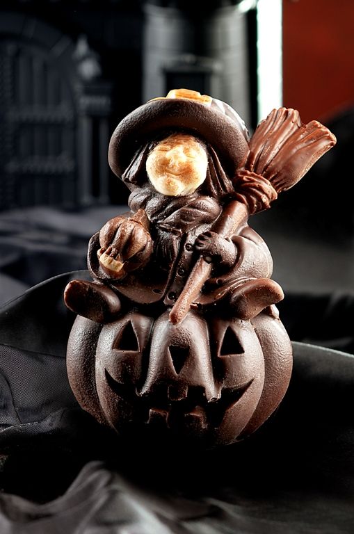 Witch with Pumpkin mold