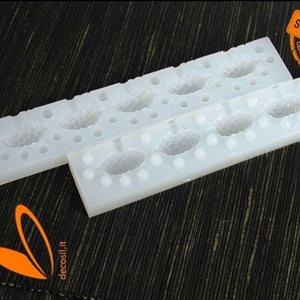 Pinecones Mold